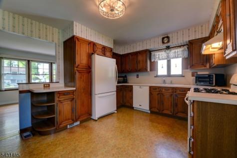 8 Duncan Avenue Pequannock NJ 07440