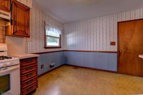 8 Duncan Avenue Pequannock NJ 07440