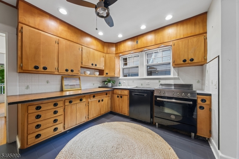 15 Patton Place Montclair NJ 07043