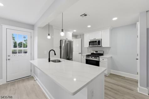 11 Jean Court Woodbridge NJ 07095