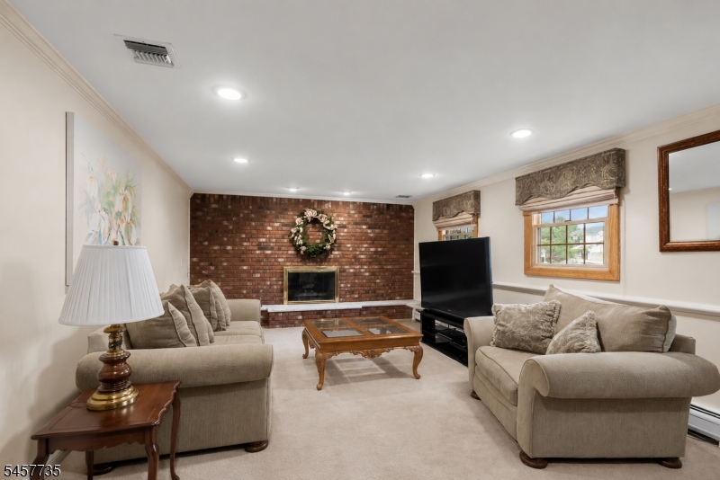 2 Tanglewood Drive East Hanover NJ 07936