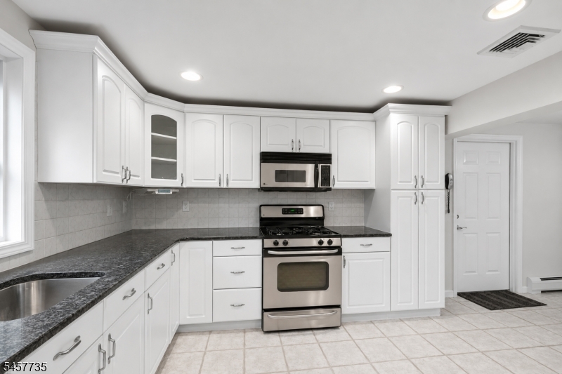 2 Tanglewood Drive East Hanover NJ 07936