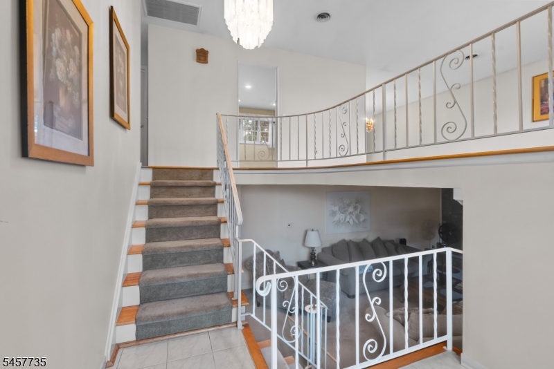 2 Tanglewood Drive East Hanover NJ 07936