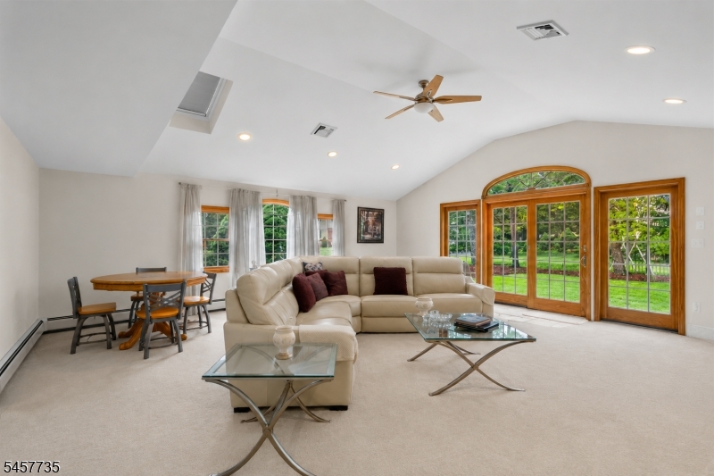2 Tanglewood Drive East Hanover NJ 07936