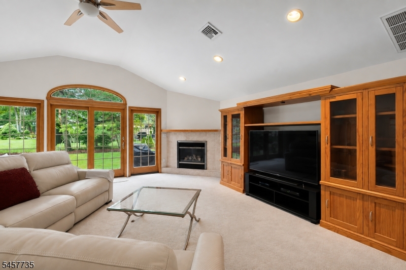 2 Tanglewood Drive East Hanover NJ 07936