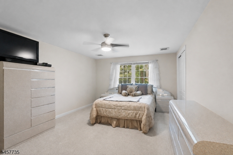 2 Tanglewood Drive East Hanover NJ 07936