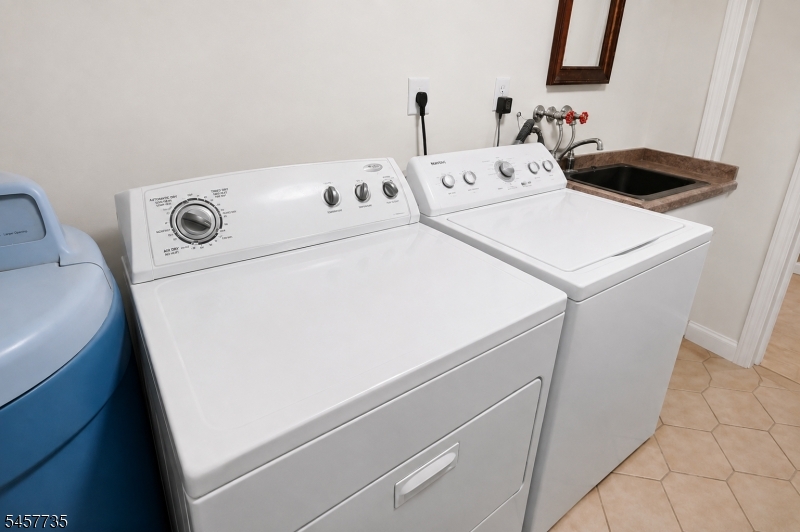 2 Tanglewood Drive East Hanover NJ 07936