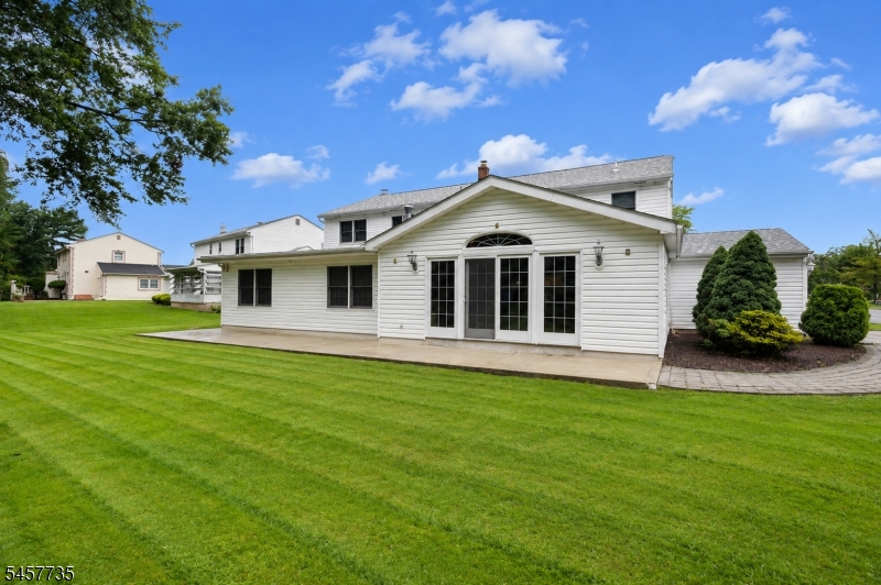 2 Tanglewood Drive East Hanover NJ 07936