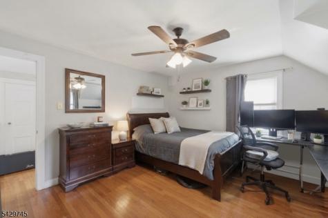 2 Lloyd Place Belleville NJ 07109