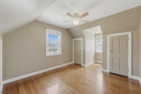 2 Lloyd Place Belleville NJ 07109