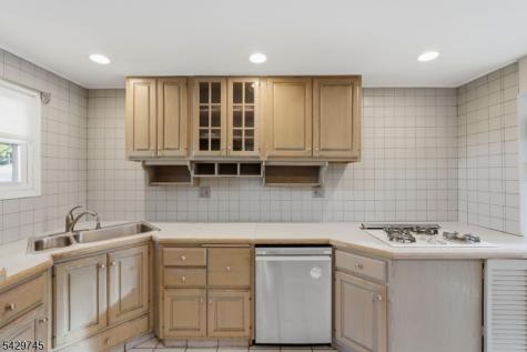 2 Lloyd Place Belleville NJ 07109