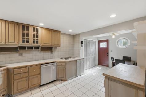 2 Lloyd Place Belleville NJ 07109
