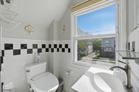 2 Lloyd Place Belleville NJ 07109
