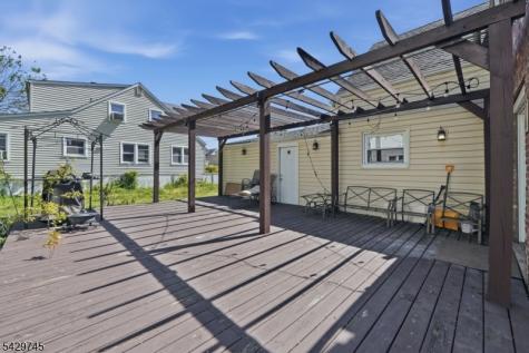 2 Lloyd Place Belleville NJ 07109