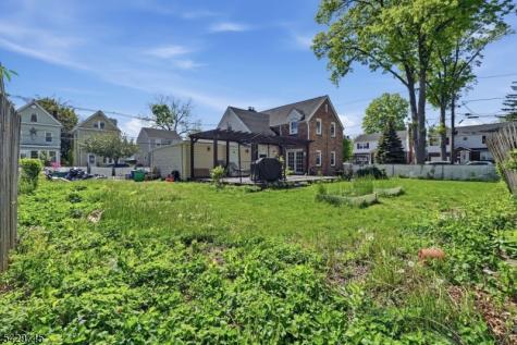 2 Lloyd Place Belleville NJ 07109