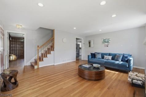 2 Lloyd Place Belleville NJ 07109