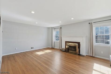 2 Lloyd Place Belleville NJ 07109