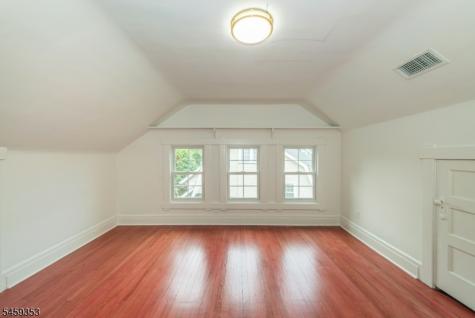 12 Melrose Place Montclair NJ 07042