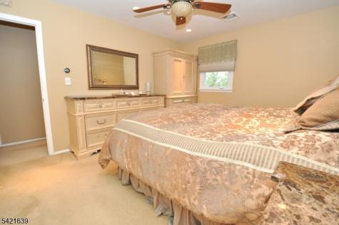 28 Jefferson Place Montvale NJ 07645