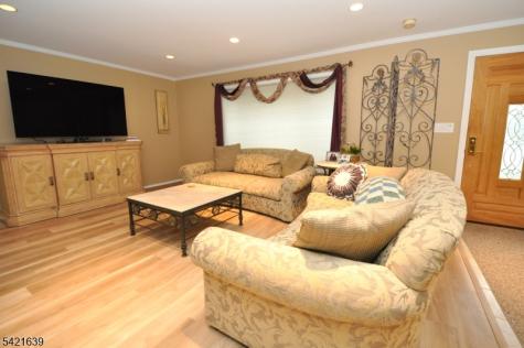 28 Jefferson Place Montvale NJ 07645