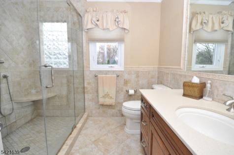 28 Jefferson Place Montvale NJ 07645