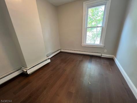 17 8TH Avenue Newark NJ 07104
