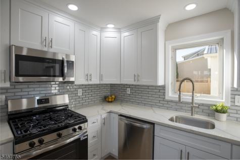 431 Sidorske Avenue Manville NJ 08835