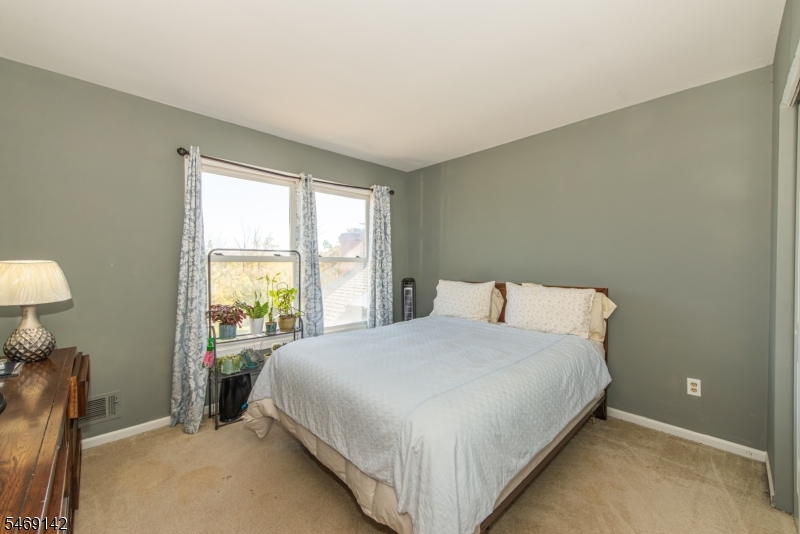 22 Lauren Lane Vernon NJ 07461