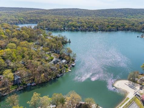 393 Lakeview Avenue Ringwood NJ 07456