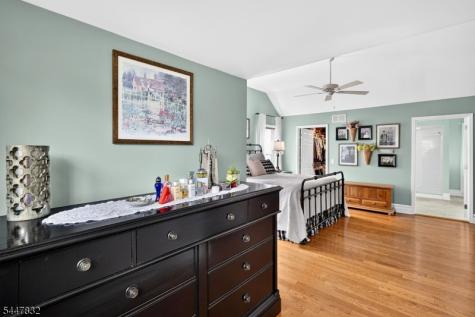 6 Bluebird Way Raritan NJ 08869