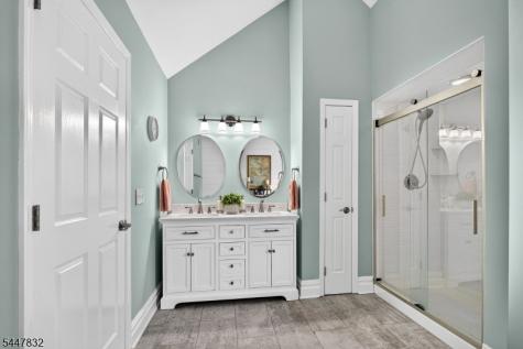 6 Bluebird Way Raritan NJ 08869