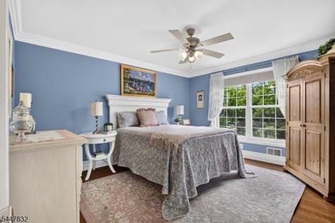6 Bluebird Way Raritan NJ 08869