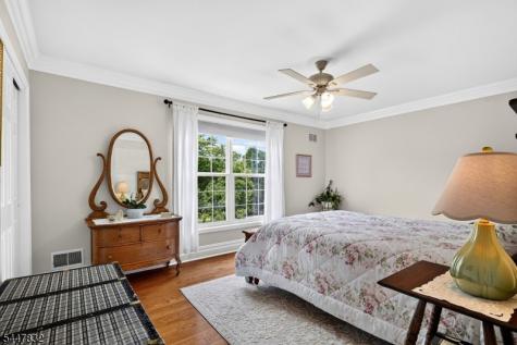 6 Bluebird Way Raritan NJ 08869