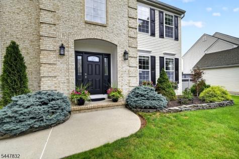 6 Bluebird Way Raritan NJ 08869