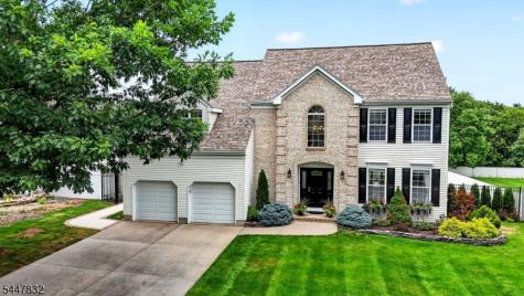 6 Bluebird Way Raritan NJ 08869