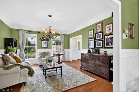 6 Bluebird Way Raritan NJ 08869