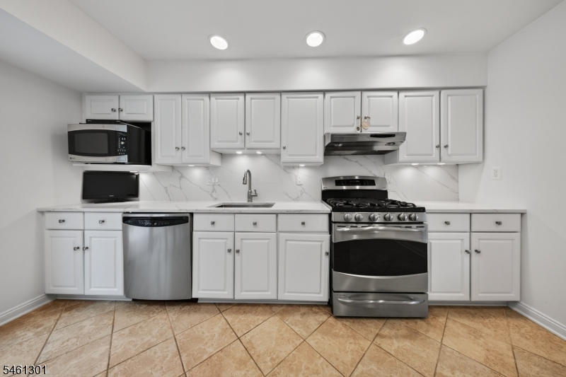 3 Debby Lane Warren NJ 07059