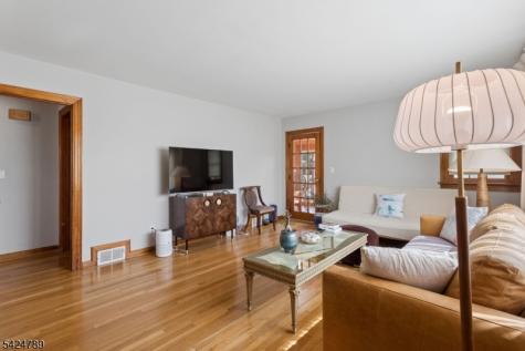 9 Laurel Avenue Franklin NJ 08528