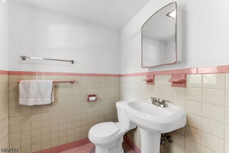 2747 Meister Avenue Union NJ 07083