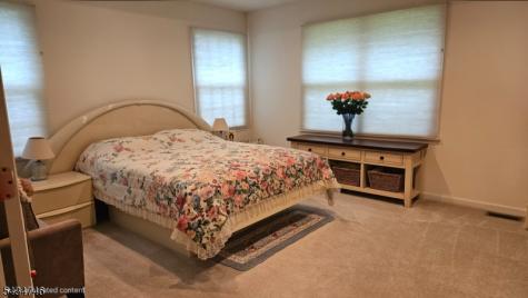 5 Jupiter Hills Court Montgomery NJ 08558