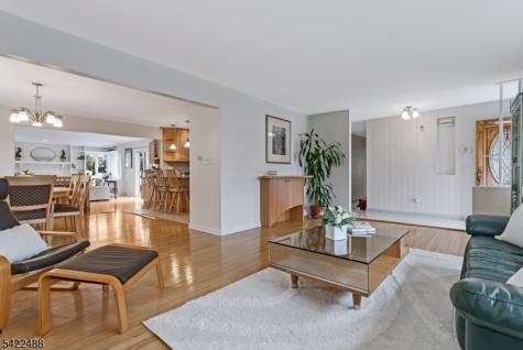 360 Upland Road Mountainside NJ 07092