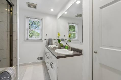 735 Radley Road Westfield NJ 07090