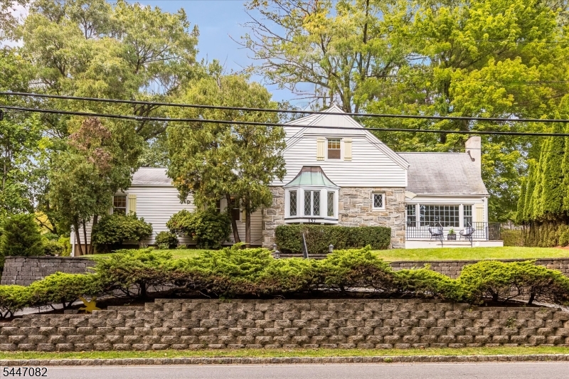157 Laurel Avenue Livingston NJ 07039