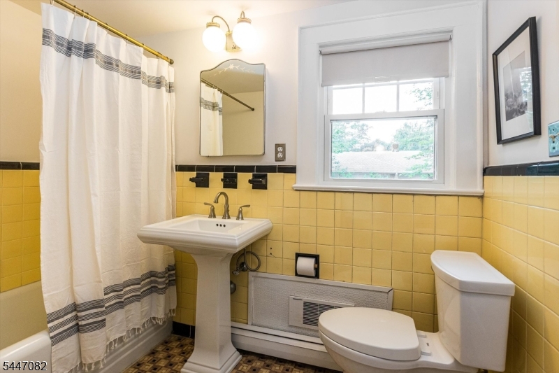 157 Laurel Avenue Livingston NJ 07039
