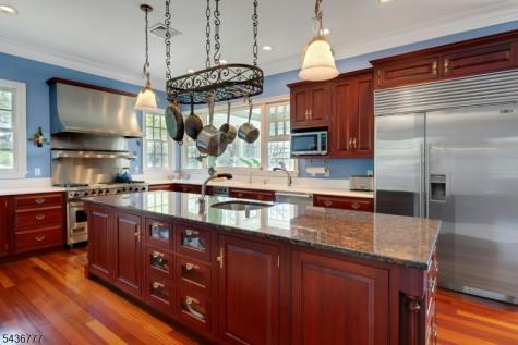10 Oakdale Avenue Hopatcong NJ 07821