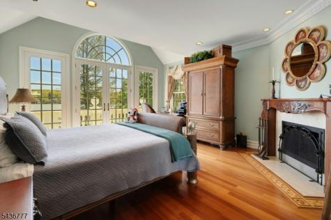 10 Oakdale Avenue Hopatcong NJ 07821
