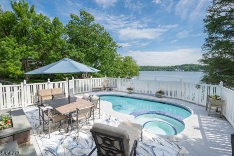 10 Oakdale Avenue Hopatcong NJ 07843