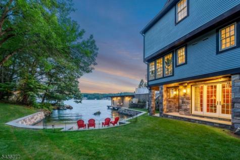 10 Oakdale Avenue Hopatcong NJ 07843