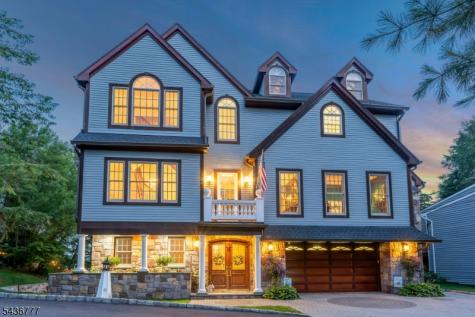 10 Oakdale Avenue Hopatcong NJ 07843