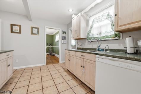 27 Reservoir Place Belleville NJ 07109